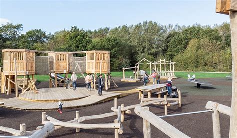 Belhus Wood Country Park Play Area