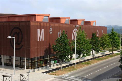 Bibliothèque CAPI à Four à Four