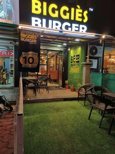 Biggies Burger: GandhiNagar 2 (Pure Veg)