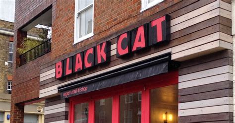Black Cat café