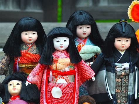 Boneka Jepang Pembuatan