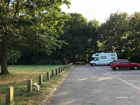 Broomhill Park parking
