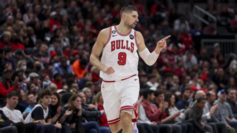 Bulls win on Vucevic last-second three-pointer