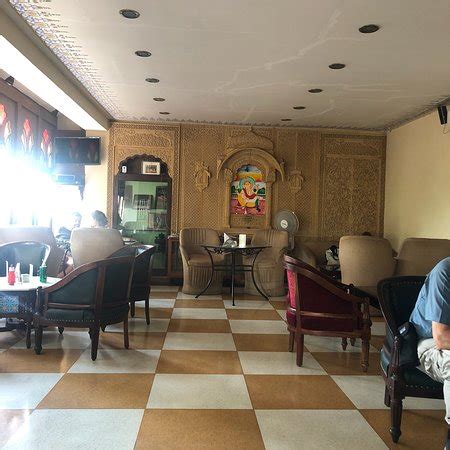 Café Sheesh Mahal