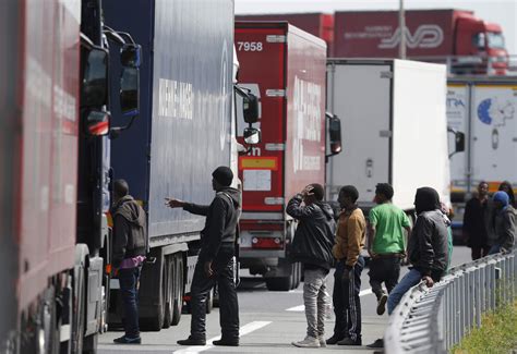 Calais, migrants, lorries & Tailmaster®