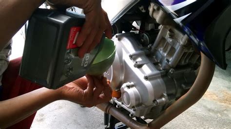 Cara Mengganti Oli pada Motor Honda CBR 150R