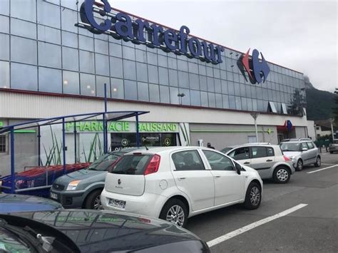Carrefour Cluses à Cluses