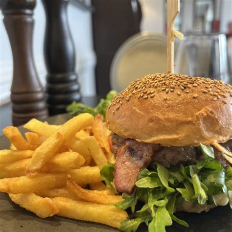 Cartoon Burger et Drive à Poissy