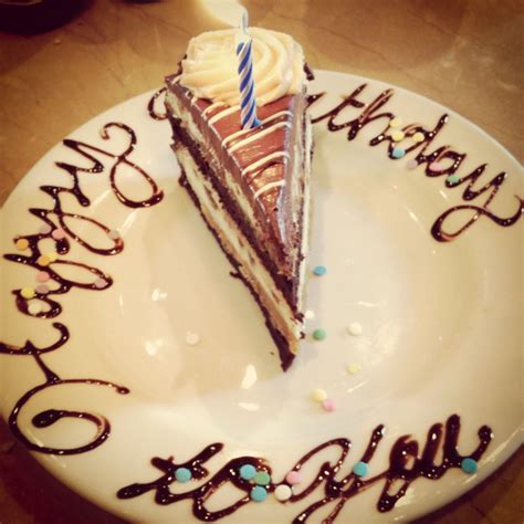 Cheesecake-Factory-Birthday-Cake
