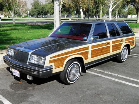 Chrysler-Town-And-Country-Station-Wagon-For-Sale
