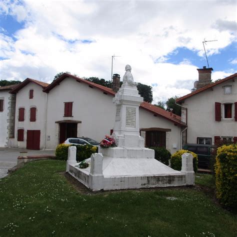 Cimetière communal à Oeyregave à Oeyregave