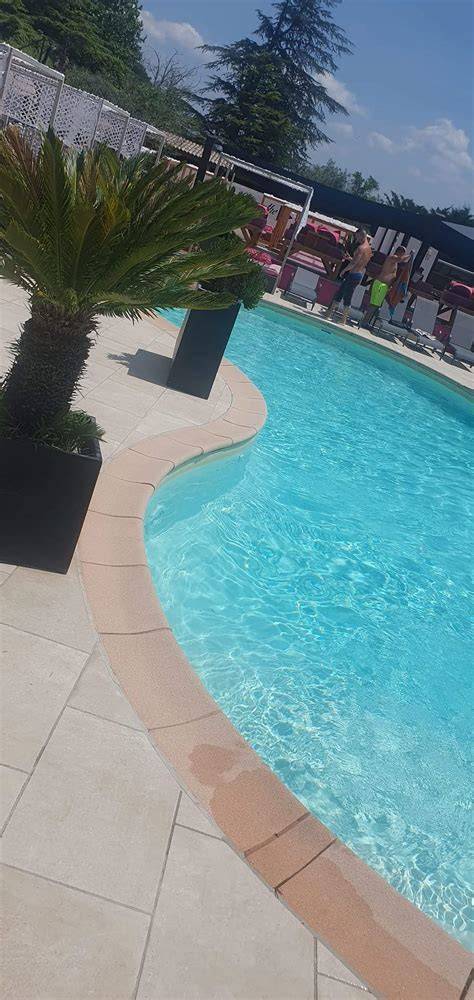 Complexe le castel à Bouchet