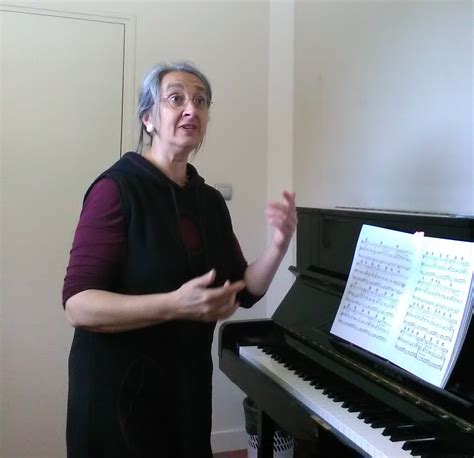 Coralie BRUNOT cours de chant-coaching vocal à Rennes