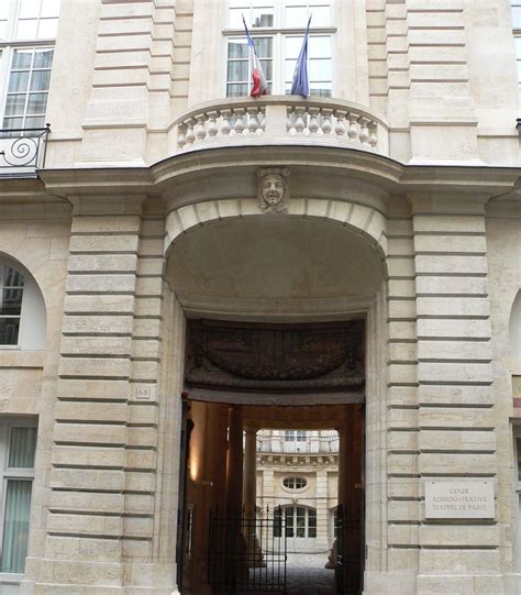 Cour 16 à Paris