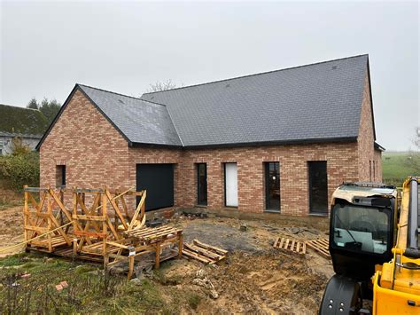 DUPENDANT BATIMENT à Amfroipret