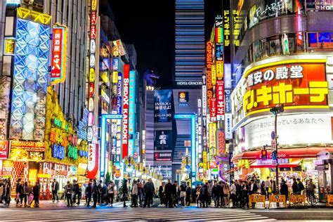 Dampak Jam Setengah 4 Sore pada Kehidupan Malam di Jepang