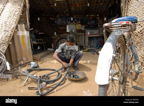 Dariabalai cycle repairing shop