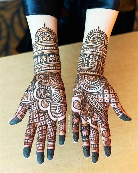 Designer henna mehendi art