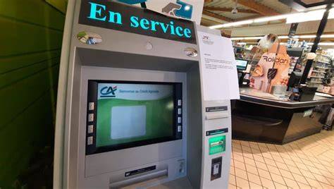 Distributeur de billets à Gordes