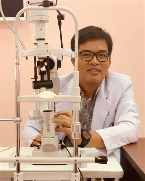 Dokter Mata