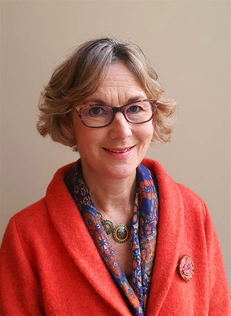 Dr Julie Geraghty
