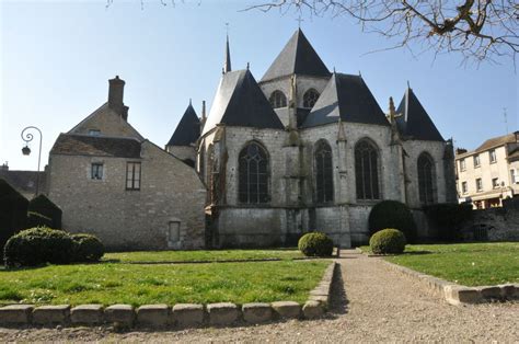 EGLISE à Nemours