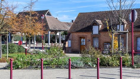 ESSENTIEL à Jouy-le-Potier