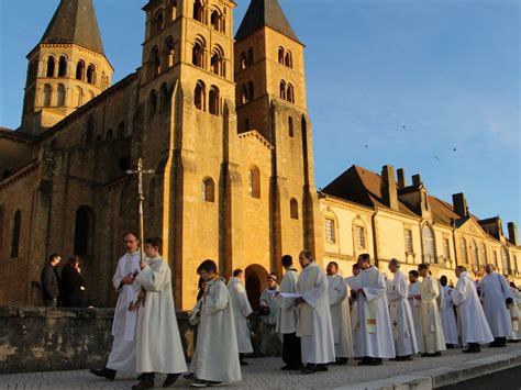 ESTHEMINCE à Paray-le-Monial