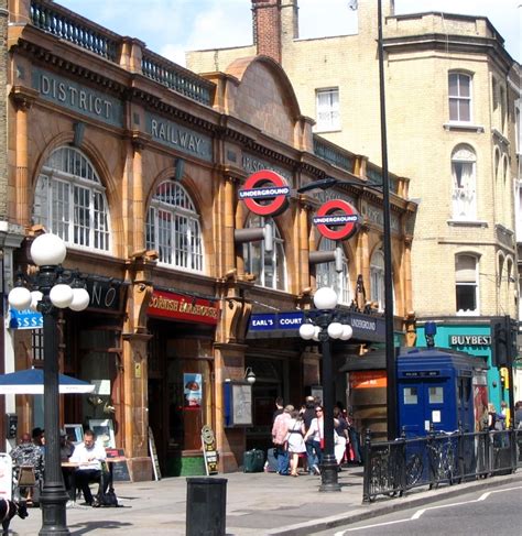 Earl's Court tube station