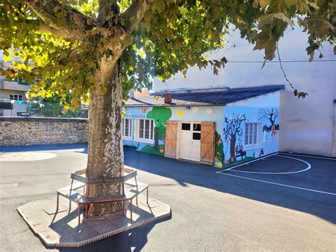 Ecole à Saint-Paul-la-Roche