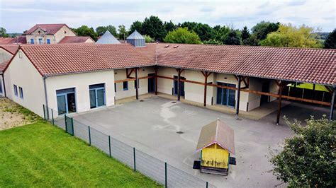 Ecole Primaire à Chevroux