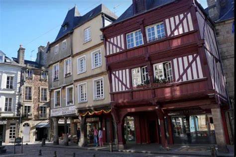 Eglantine à Dinan