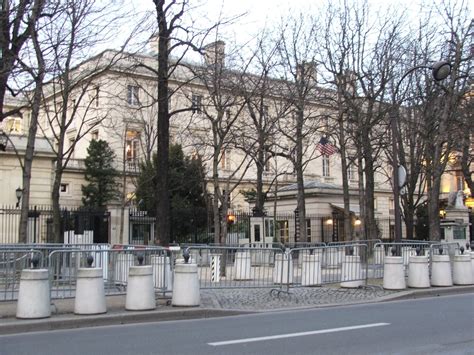 Embassy Service à Paris