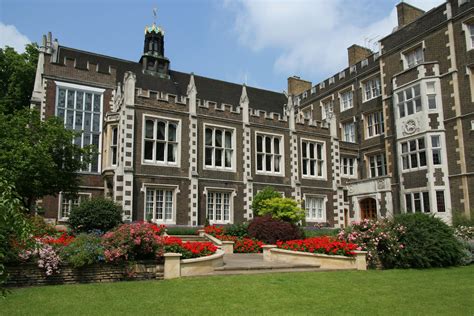 English School of London (ESOL)