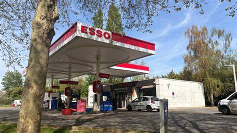 Esso à Mornas