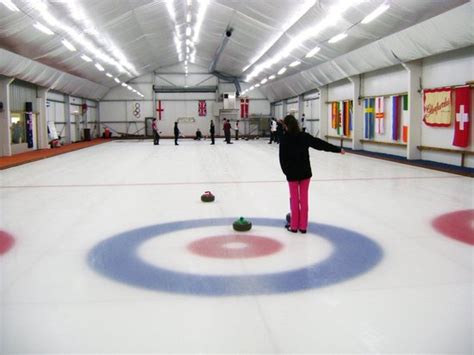 Fenton's Curling Rink (open Oct to April)
