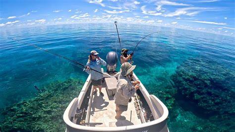 Memancing di Terumbu Karang