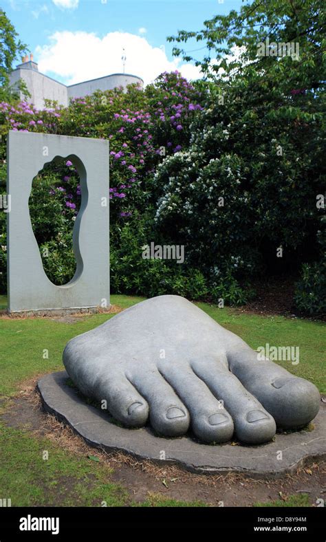 Foot and Arch Sculpture