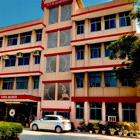 G.N. COMPUTERS AND EDUCATION CENTER