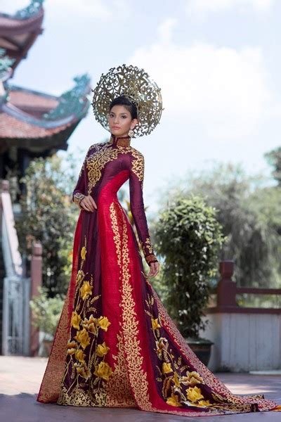 Gaya A Line atau Flare pada pakaian tradisional Vietnam