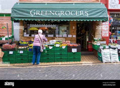 Gordons - Greengrocer & Fruiterer