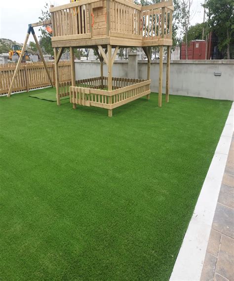 Gras Lawn Play Area