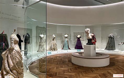 HALL COUTURE à Paris