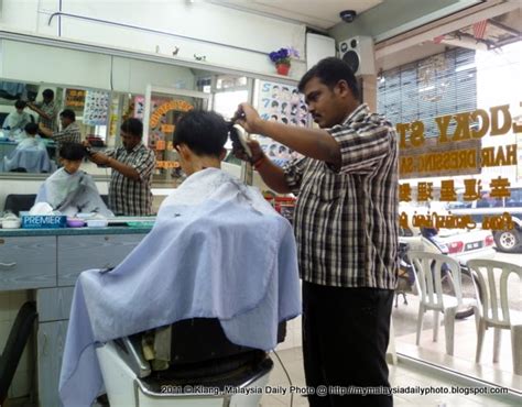 Hair Cutting Shop in Mangali