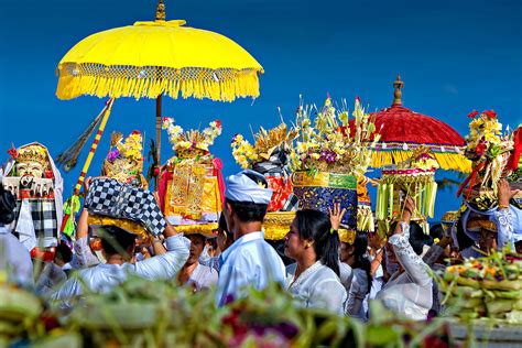 Hari Sabtu ceremony Indonesia