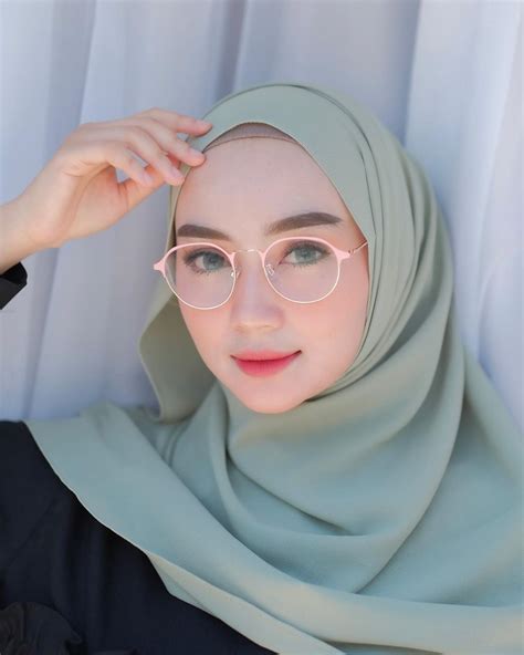 Hijab Pashmina Kacamata Indonesia