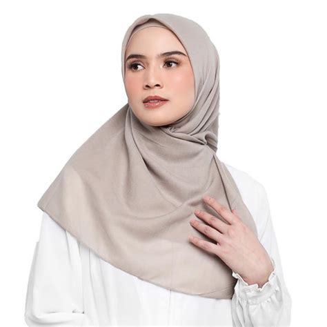 Hijab Segi Empat Polos Indonesia