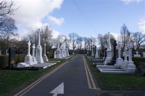 Hollinwood Cemetery