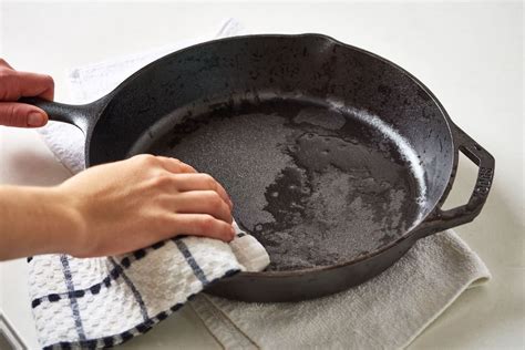 How To Care Cast Iron Pan