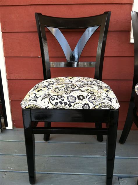 How-To-Reupholster-A-Dining-Room-Chair
